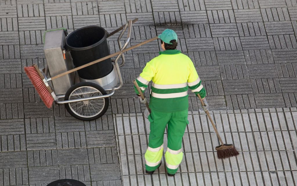 paver cleaning machine